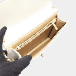 مملوكة مسبقًا Chanel Chic Pearl White Lambskin Leather Crossbody Bag