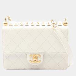 مملوكة مسبقًا Chanel Chic Pearl White Lambskin Leather Crossbody Bag