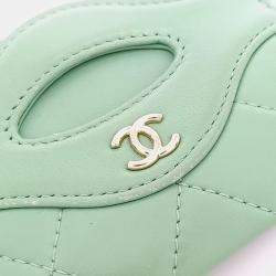 مملوكة مسبقًا Chanel Mint Green 31 Card Wallet