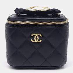 Pre Owned حقيبة كروس بودي صغيرة شانيل جلد أسود كاميليا فانيتي