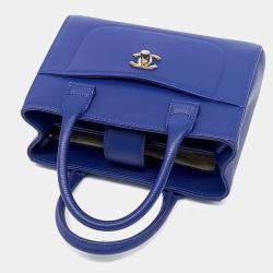 مملوكة مسبقًا Chanel Blue Leather Neo Bag Mini