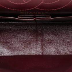 مملوكة مسبقًا حقيبة شانيل رفرف مزدوج جلد عجل قديم أسود إصدار 2.55 رقم 226