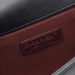مملوكة مسبقًا Chanel Boy Chanel Shoulder Bag Leather Black