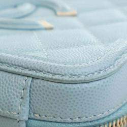 مملوكة مسبقًا Chanel Blue Small Caviar CC Filigree Vanity Case