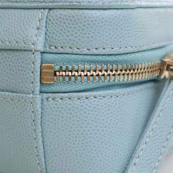 مملوكة مسبقًا Chanel Blue Small Caviar CC Filigree Vanity Case
