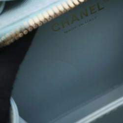 مملوكة مسبقًا Chanel Blue Small Caviar CC Filigree Vanity Case