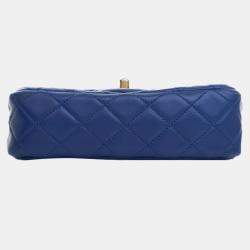 مملوكة مسبقًا حقيبة شانيل غطاء فردي بيرل كرش كلاسيكي مستطيلة صغيرة زرقاء جلد خروف