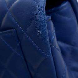 مملوكة مسبقًا حقيبة شانيل غطاء فردي بيرل كرش كلاسيكي مستطيلة صغيرة زرقاء جلد خروف