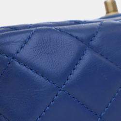 مملوكة مسبقًا حقيبة شانيل غطاء فردي بيرل كرش كلاسيكي مستطيلة صغيرة زرقاء جلد خروف