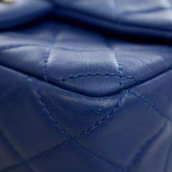 مملوكة مسبقًا حقيبة شانيل غطاء فردي بيرل كرش كلاسيكي مستطيلة صغيرة زرقاء جلد خروف