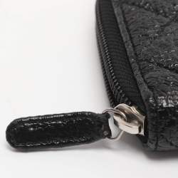 Pre Owned Chanel CC Black Quilted Coated Tweed Zip Around Wallet