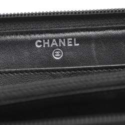Pre Owned Chanel CC Black Quilted Coated Tweed Zip Around Wallet
