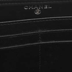 Pre Owned Chanel CC Black Quilted Coated Tweed Zip Around Wallet