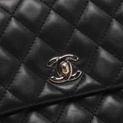 Pre Owned حقيبة كلتش شانيل جلد مبطن قابلة للطي سوداء