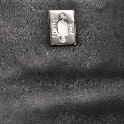 Pre Owned حقيبة كلتش شانيل جلد مبطن قابلة للطي سوداء