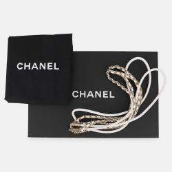 مملوكة مسبقًا حقيبة كتف شانيل شانيل 22 بسلسلة وكوكو لكمة جلد عجل لامع أبيض حجم صغير