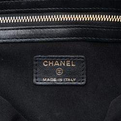 Pre Owned حقيبة كلتش شانيل سوداء متوسطة جلد خروف مبطن لؤلؤة