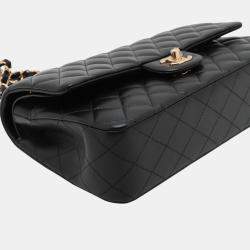 Pre Owned حقيبة بغطاء مزدوج كلاسيكية متوسطة شانيل سوداء جلد حملان