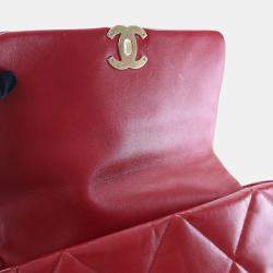 مملوكة مسبقًا حقيبة شانيل حمراء جلد حملان كبيرة 19 قلاب