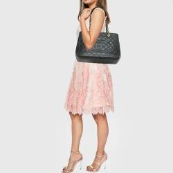 مملوكة مسبقًا حقيبة تسوق شانيل جراند جلد كافيار مبطن أسود