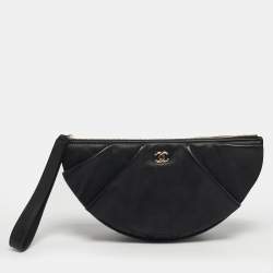 مملوكة مسبقًا Chanel Wave Black Quilted Leather Clutch