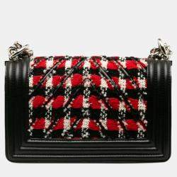 مملوكة مسبقًا حقيبة كتف شانيل بوي شانيل صغيرة بسلسلة من قماش التويد الأحمر والأسود