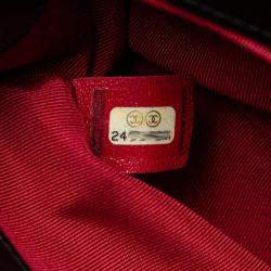 مملوكة مسبقًا حقيبة كتف شانيل بوي شانيل صغيرة بسلسلة من قماش التويد الأحمر والأسود