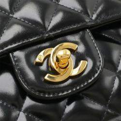 مملوكة مسبقًا Chanel Matelasse Handbag Black Patent Leather