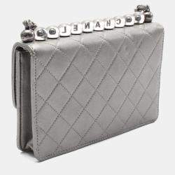 Pre Owned حقيبة كتف شانيل ماتلاس جلد فضي