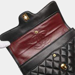 مملوكة مسبقًا حقيبة كتف سلسلة شانيل ماتلاسي كوكو مارك قلاب مزدوج جلد خروف أسود