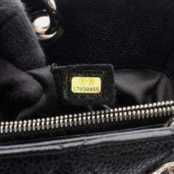 مملوكة مسبقًا حقيبة يد توت شانيل ماتلاسي غراند شوبنق جي اس تي جلد عجل أسود