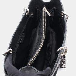 مملوكة مسبقًا حقيبة يد توت شانيل ماتلاسي غراند شوبنق جي اس تي جلد عجل أسود