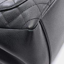 مملوكة مسبقًا حقيبة يد توت شانيل ماتلاسي غراند شوبنق جي اس تي جلد عجل أسود