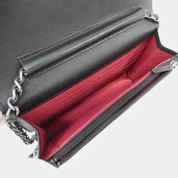 مملوكة مسبقًا Chanel Gabriel Line Chain Wallet