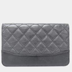 مملوكة مسبقًا Chanel Gabriel Line Chain Wallet