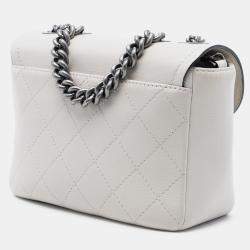 Pre Owned حقيبة شانيل قلاب أبيض باريس-اليونان جلد عجل آرتشي شيك