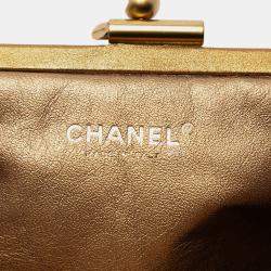 Pre Owned حقيبة كلتش مونتي كارلو شانيل جلد البقر المشقق الذهبي المعدني