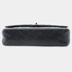 Pre Owned حقيبة شانيل كلاسيك كافيار سوداء متوسطة بغطاء مزدوج