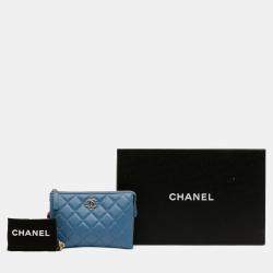 مملوكة مسبقًا حقيبة كلتش شانيال شريط مبطن جلد حملان أزرق CC