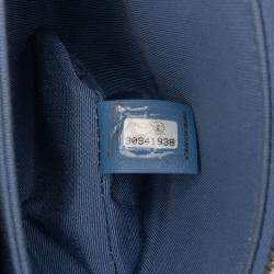 مملوكة مسبقًا حقيبة كلتش شانيال شريط مبطن جلد حملان أزرق CC