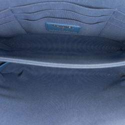 مملوكة مسبقًا حقيبة كلتش شانيال شريط مبطن جلد حملان أزرق CC