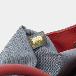 مملوكة مسبقًا حقيبة يد شانيل سيرف تنفيذية جلد عجل وردية متوسطة