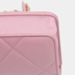 مملوكة مسبقًا Chanel Pink Quilted Lambskin 19 Wallet on Chain