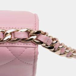 مملوكة مسبقًا Chanel Pink Quilted Lambskin 19 Wallet on Chain