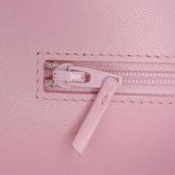 مملوكة مسبقًا Chanel Pink Quilted Lambskin 19 Wallet on Chain