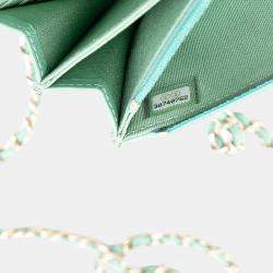 مملوكة مسبقًا محفظة على سلسلة شانيل خضراء مصغرة جلد حمل مبطن بشعار CC