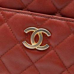 Pre Owned Chanel Red Paris Hamburg Quilted Lambskin and Jersey Camera Case