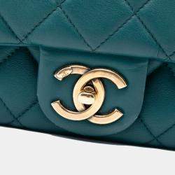 مملوكة مسبقًا حقيبة شانيل سي سي زرقاء مبطنة جلد الضأن شرق غرب ذات دنغيل واحد