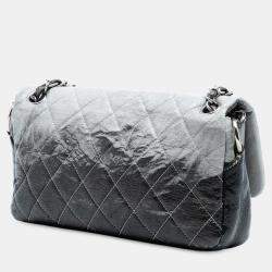 مملوكة مسبقًا حقيبة شانيل صغيرة رمادية سي سي مبطنة فينيل ميلروز متدرج فلاب