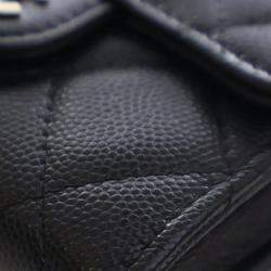 مملوكة مسبقًا حامل بطاقات شانيل كافيار مبطن CC أسود بسلسلة على الكتف